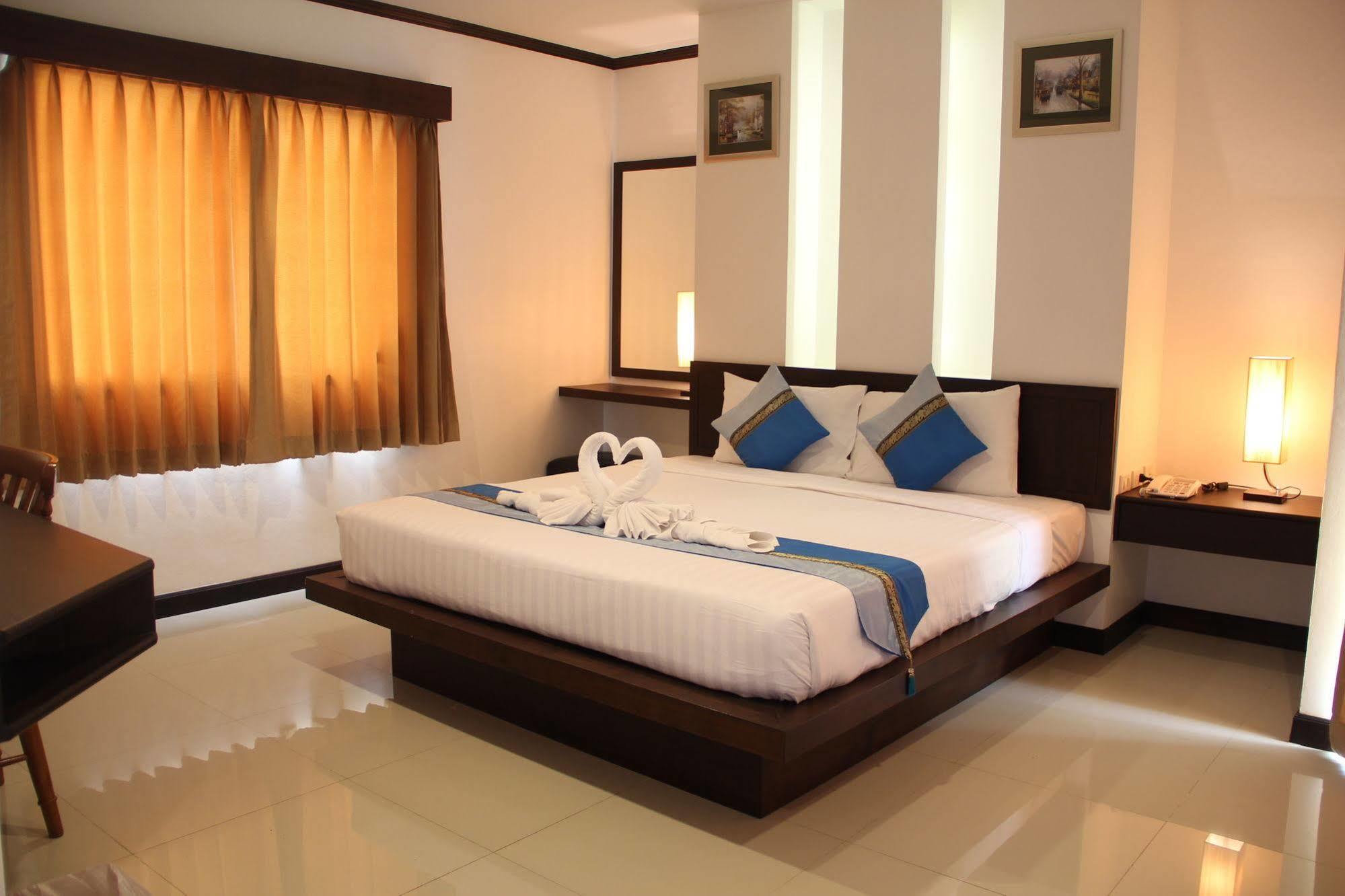 Sri Boutique Hotel Patong Kültér fotó