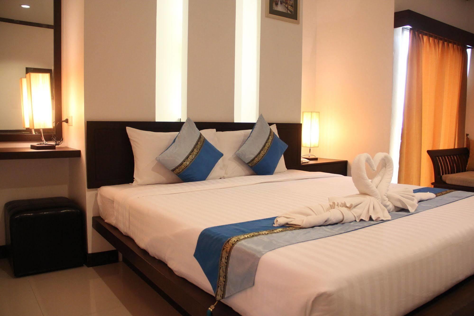 Sri Boutique Hotel Patong Kültér fotó