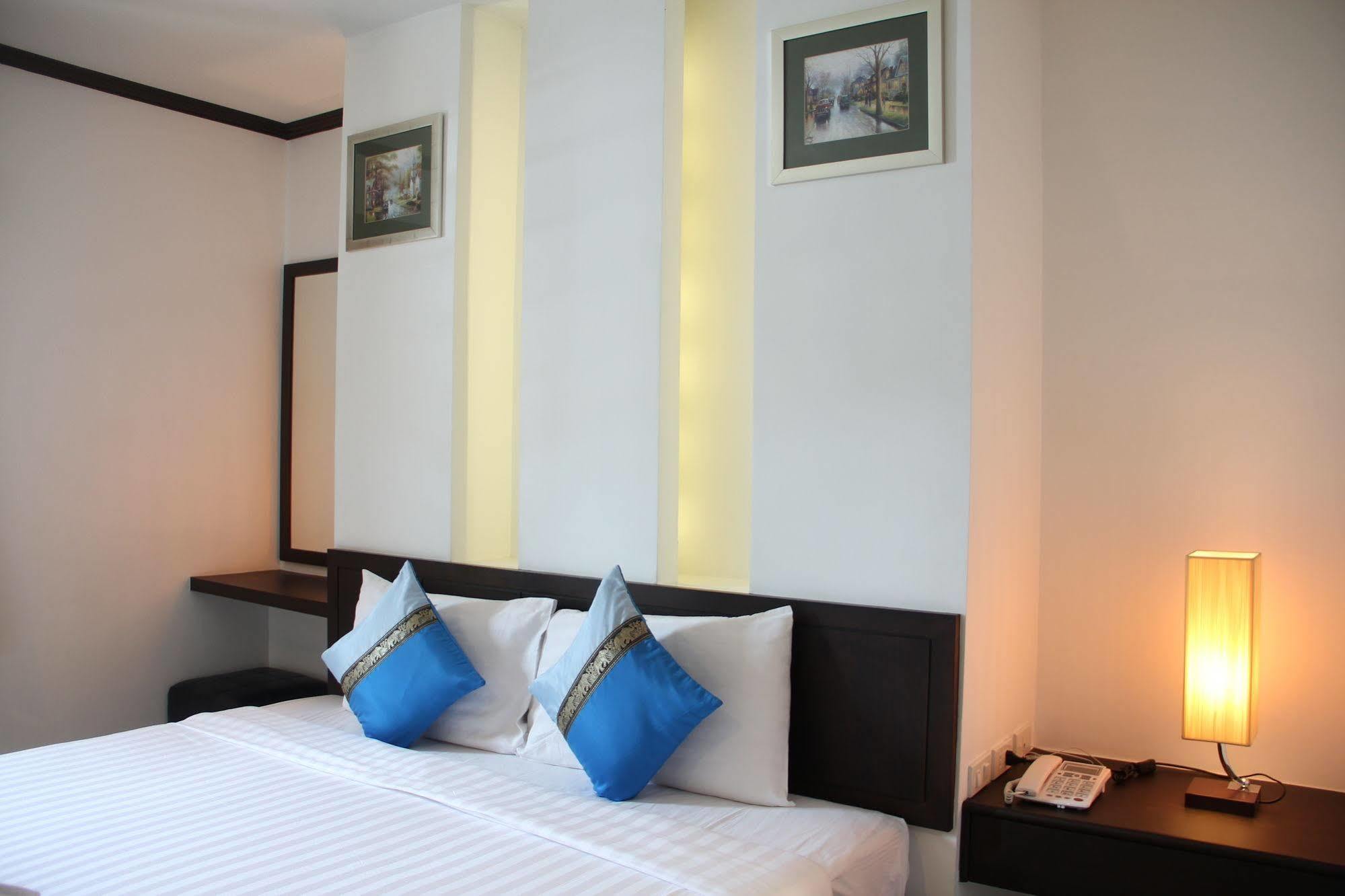 Sri Boutique Hotel Patong Kültér fotó