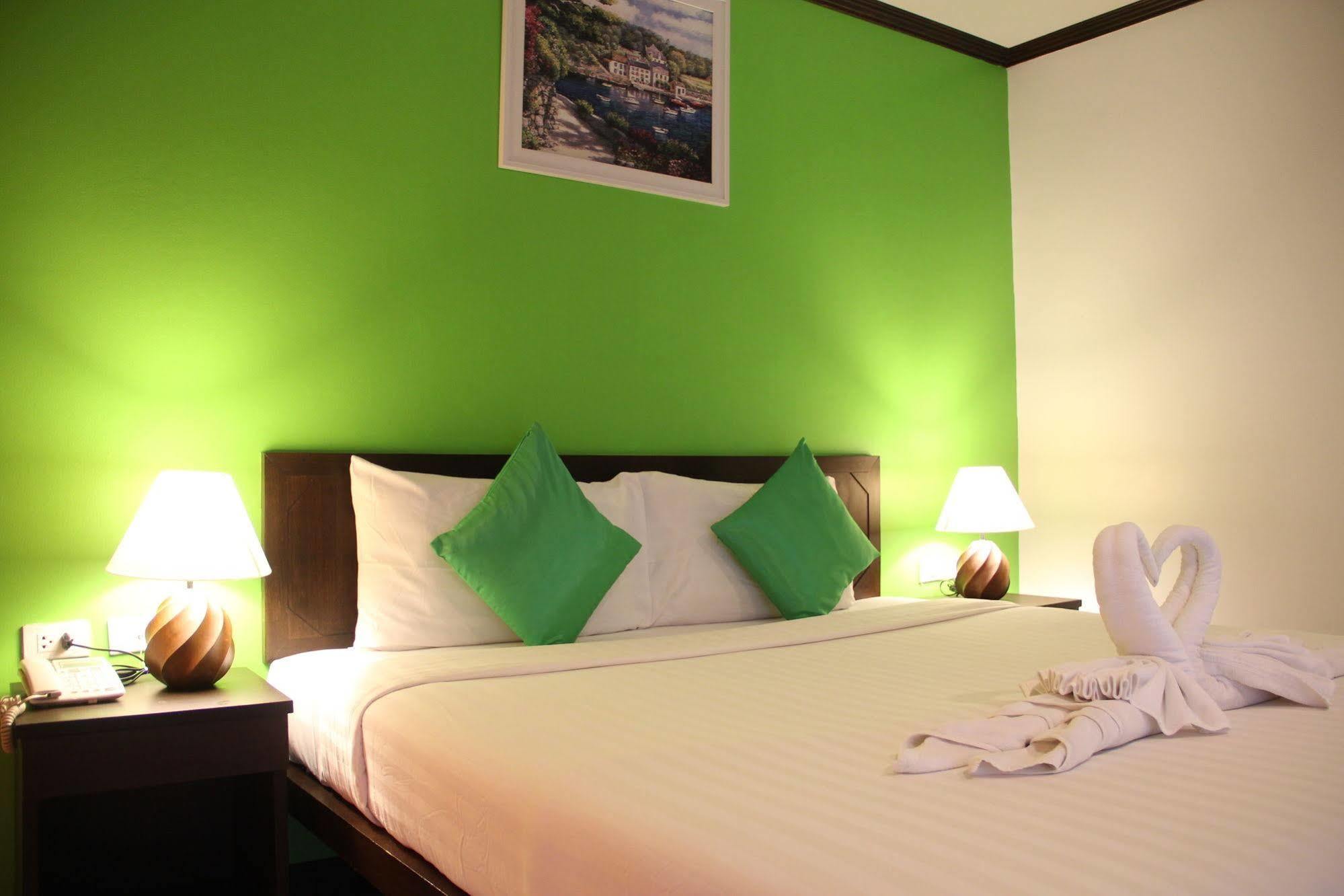 Sri Boutique Hotel Patong Kültér fotó