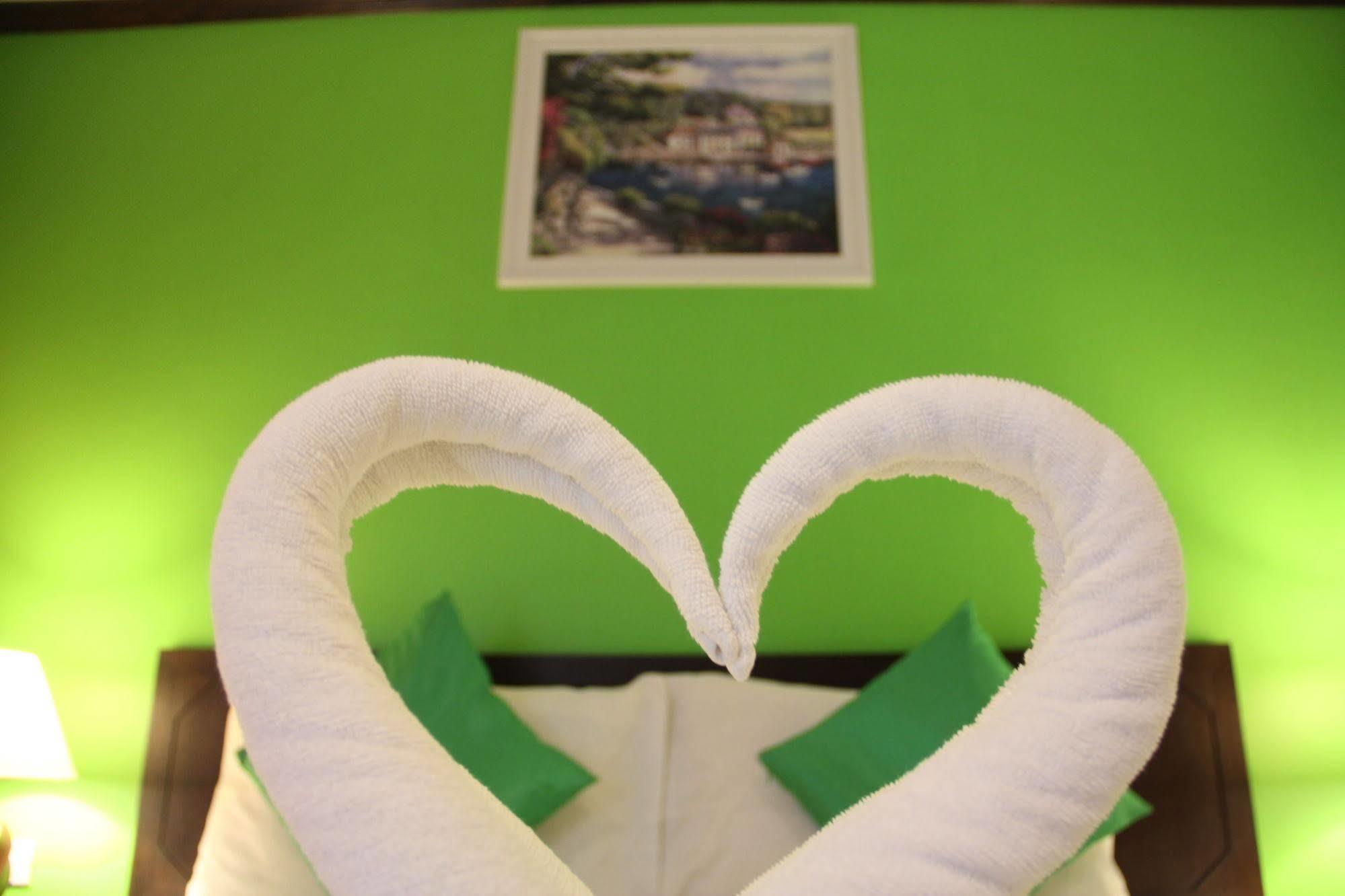 Sri Boutique Hotel Patong Kültér fotó