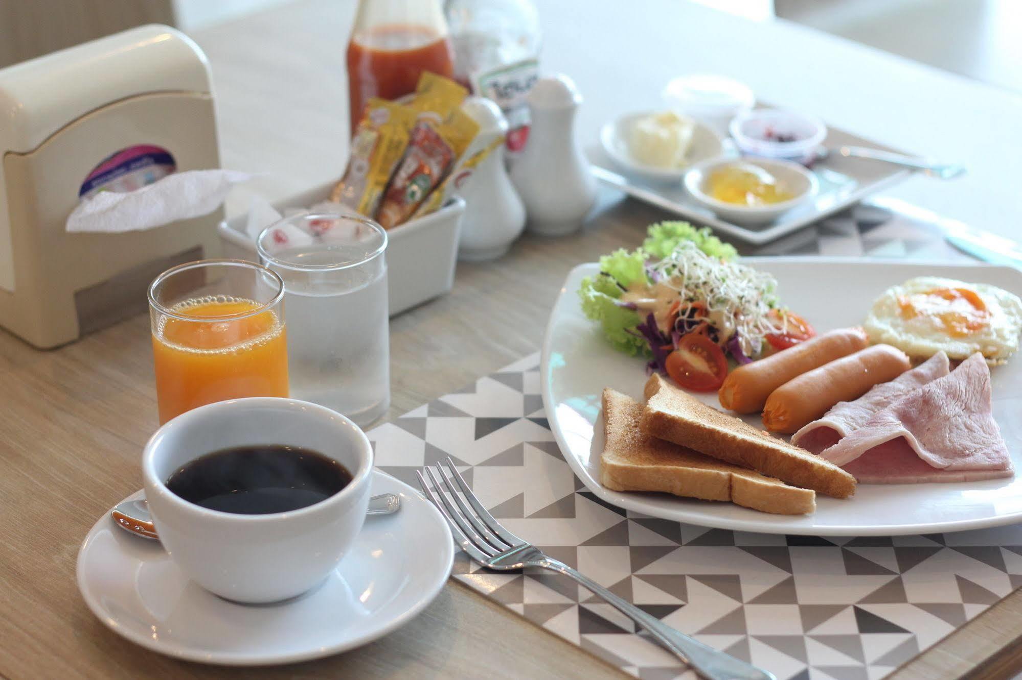 Sri Boutique Hotel Patong Kültér fotó