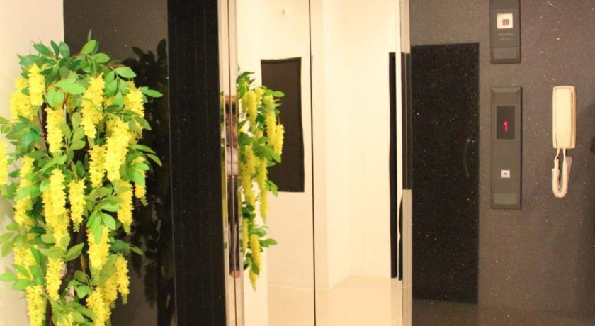 Sri Boutique Hotel Patong Kültér fotó