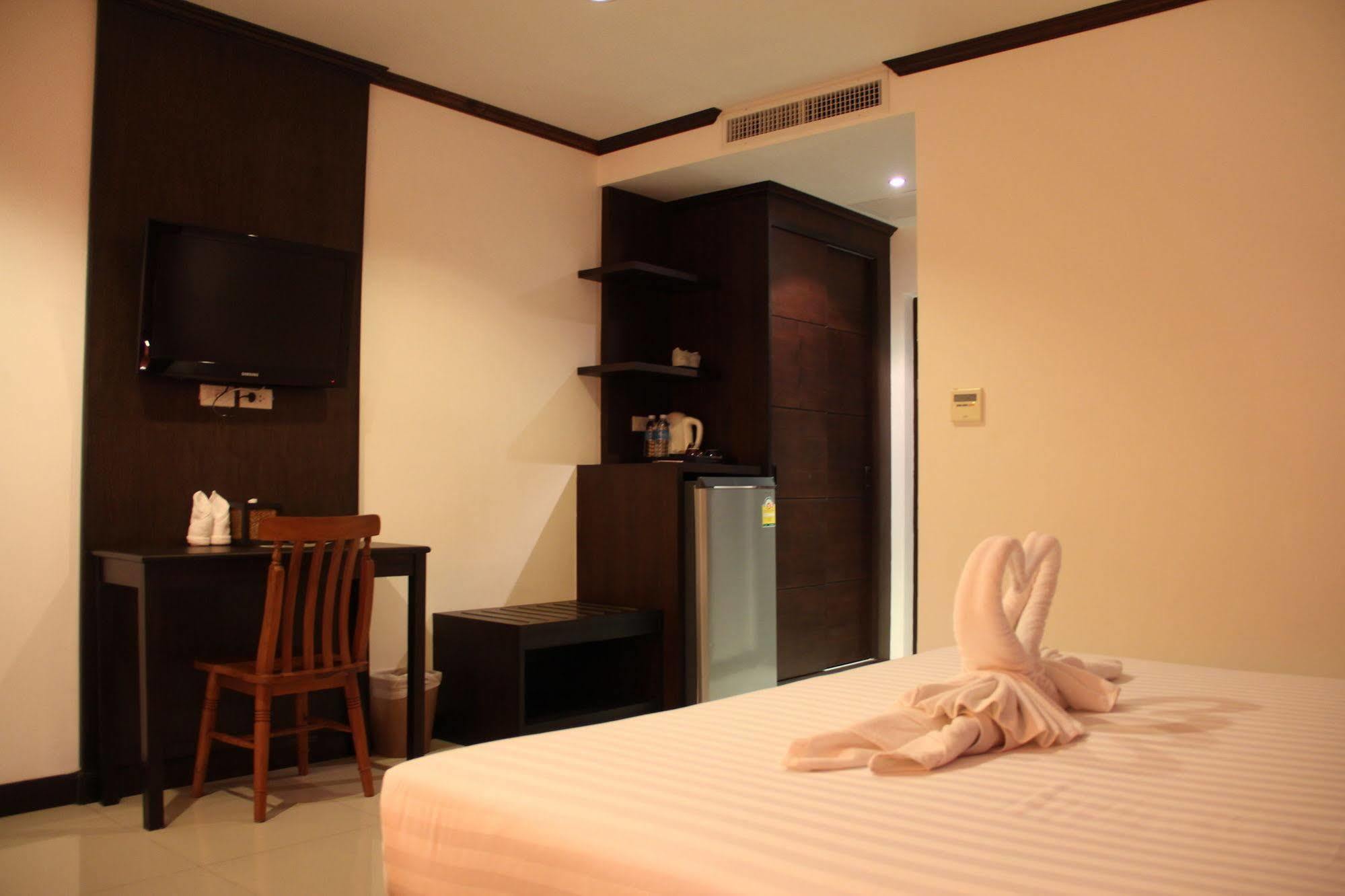 Sri Boutique Hotel Patong Kültér fotó