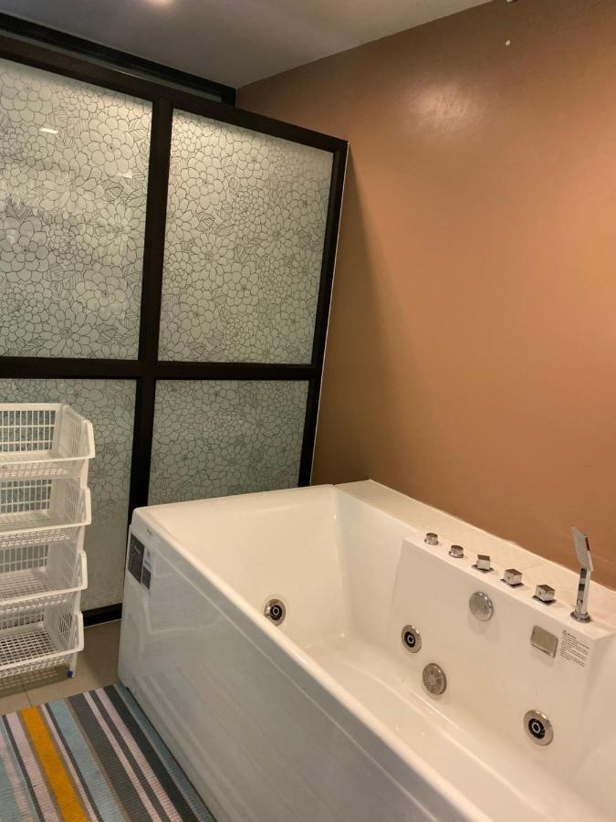 Sri Boutique Hotel Patong Kültér fotó